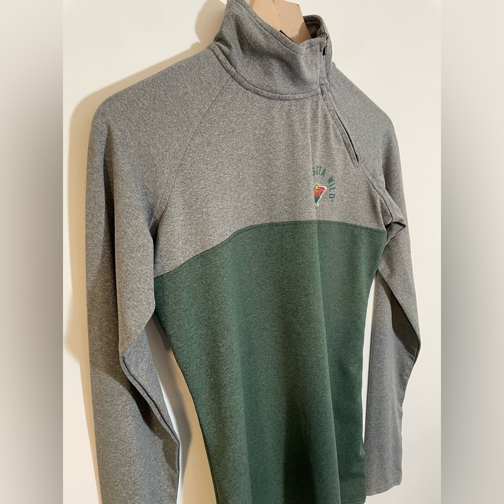 NHL MN Wild 1/4 Diagonal Zip Performance Long Sleeve Shirt Womens Size Small EUC - Picture 3 of 9